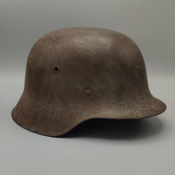 M42 GERMAN STEEL HELMET SIDEVIEW