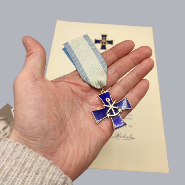 FINNISH COMMEMORATIVE CROSS OF THE NAVY & CERTIFICATE