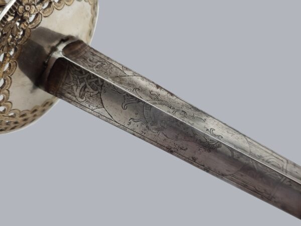 SILVER-HILTED SMALLSWORD