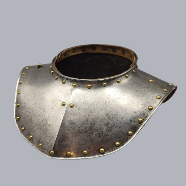 17TH CENTURY GORGET