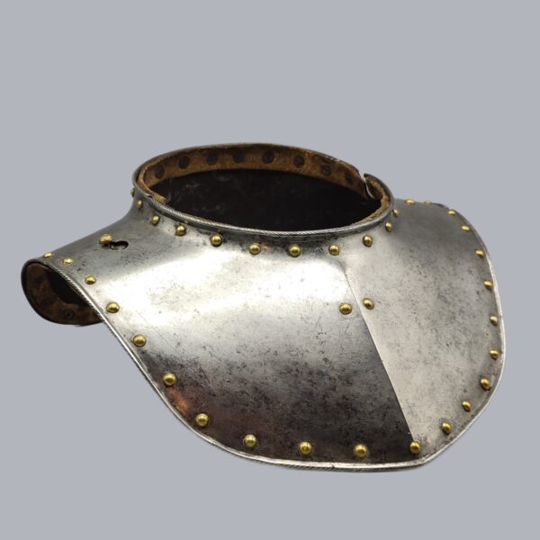 17TH CENTURY GORGET