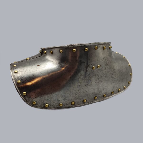 17TH CENTURY GORGET