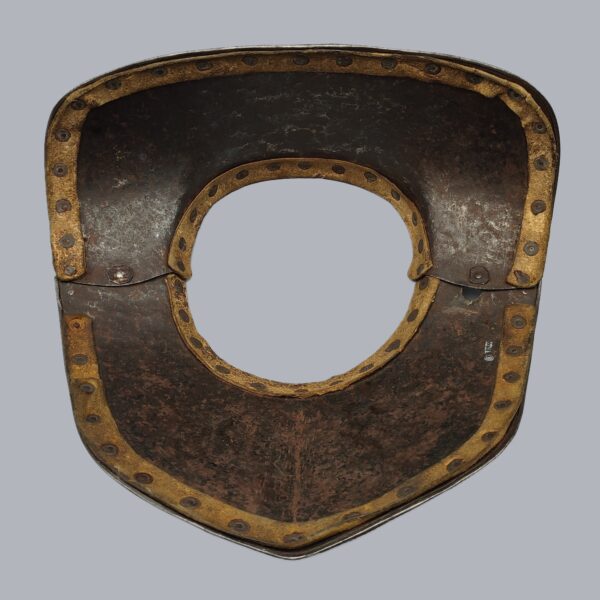 17TH CENTURY GORGET