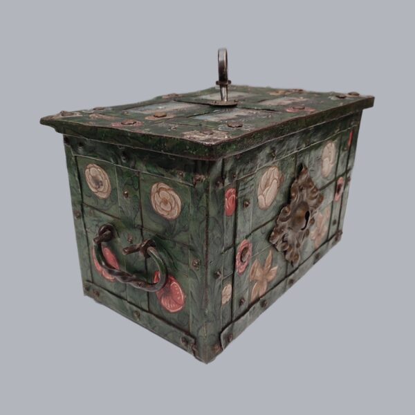 PAINTED MINIATURE ARMADA CHEST