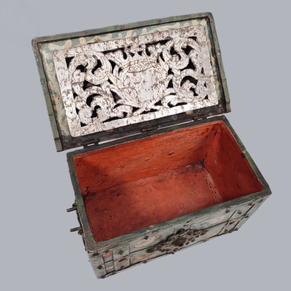 PAINTED MINIATURE ARMADA CHEST