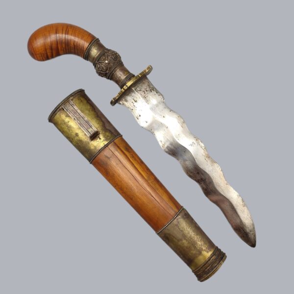 PUNAL DAGGER WITH WAVY BLADE