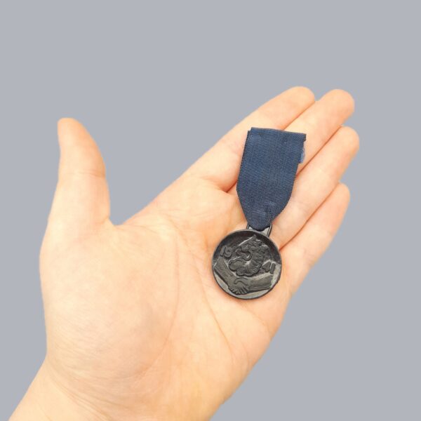 FINNISH WWII COMMEMORATIVE VOLUNTARY MEDAL (KERÄYSTALKOOMITALI)