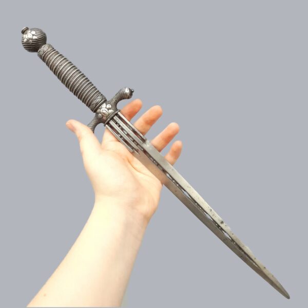 GERMAN LEFT-HAND DAGGER