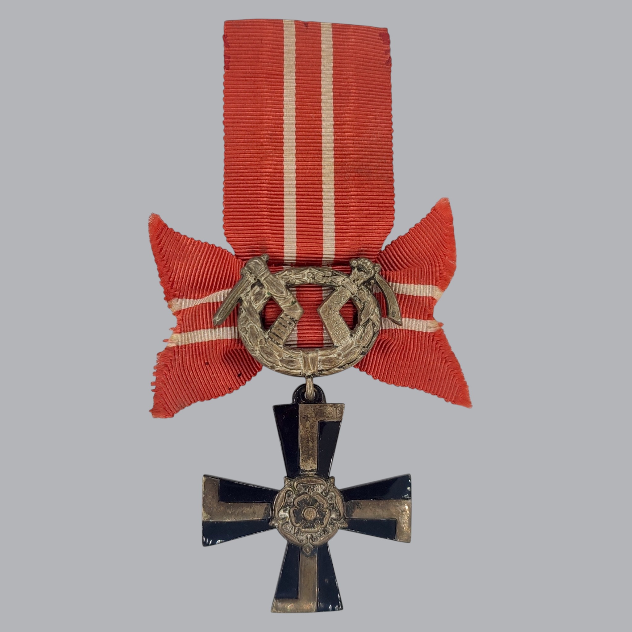 FINNISH WWII CROSS OF LIBERTY 4TH CLASS 1939 WITH SWORDS