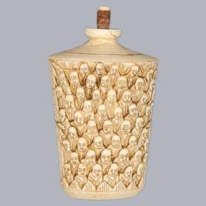 CHINESE SNUFF BOTTLE WITH 100 FACES THEME