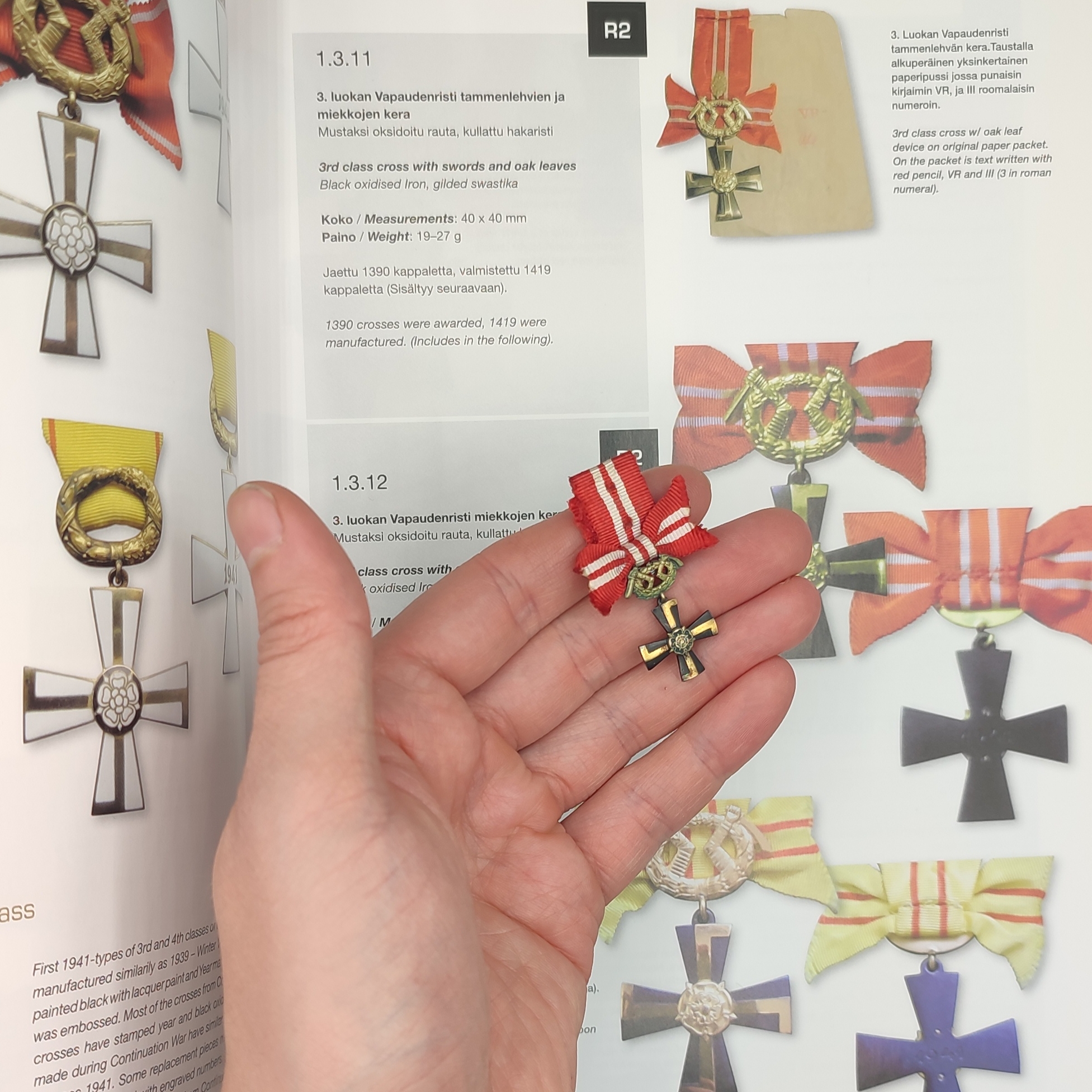 FINNISH WWII MINIATURE CROSS OF LIBERTY 3RD CLASS WITH SWORDS
