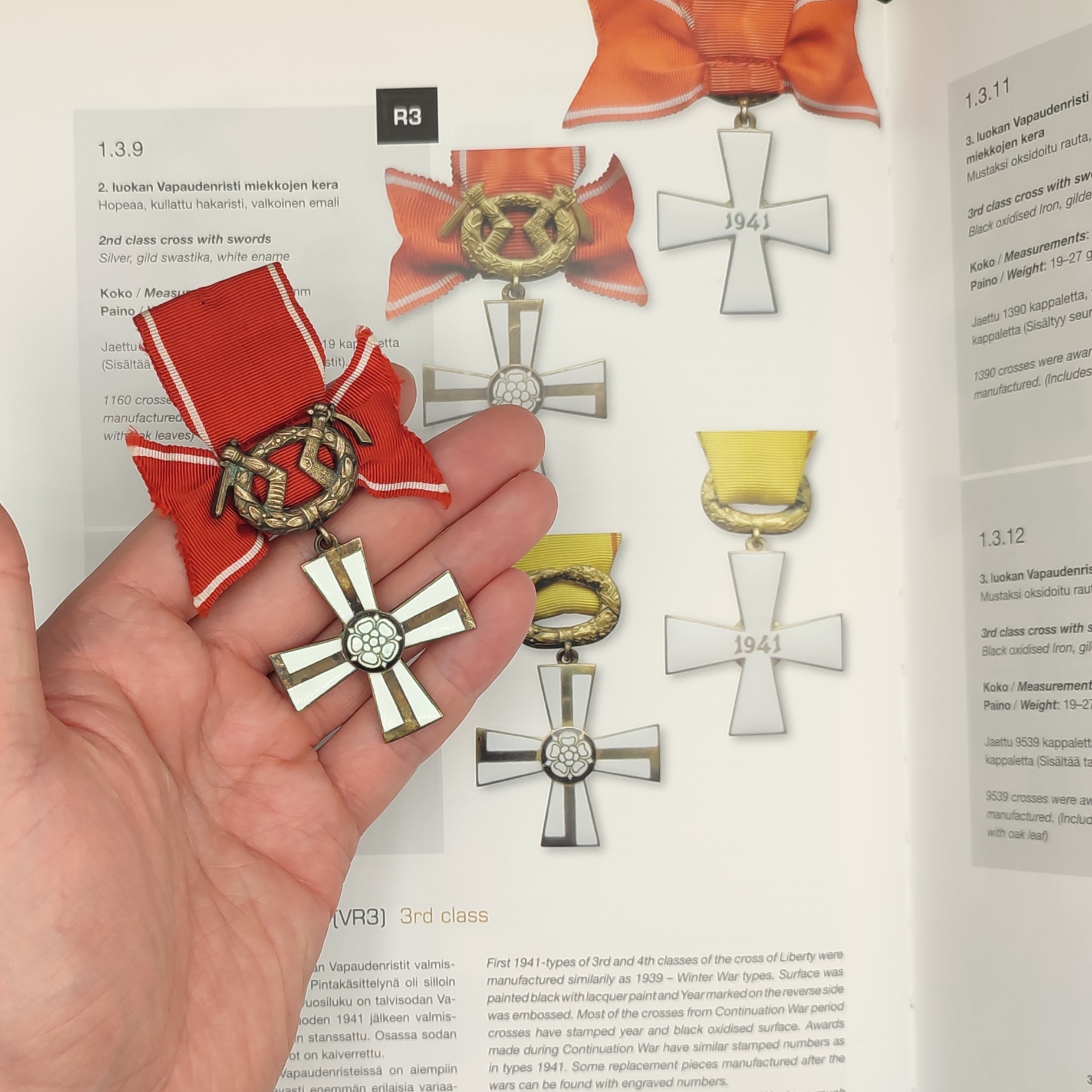 FINNISH WWII CROSS OF LIBERTY 2ND CLASS 1941 WITH SWORDS