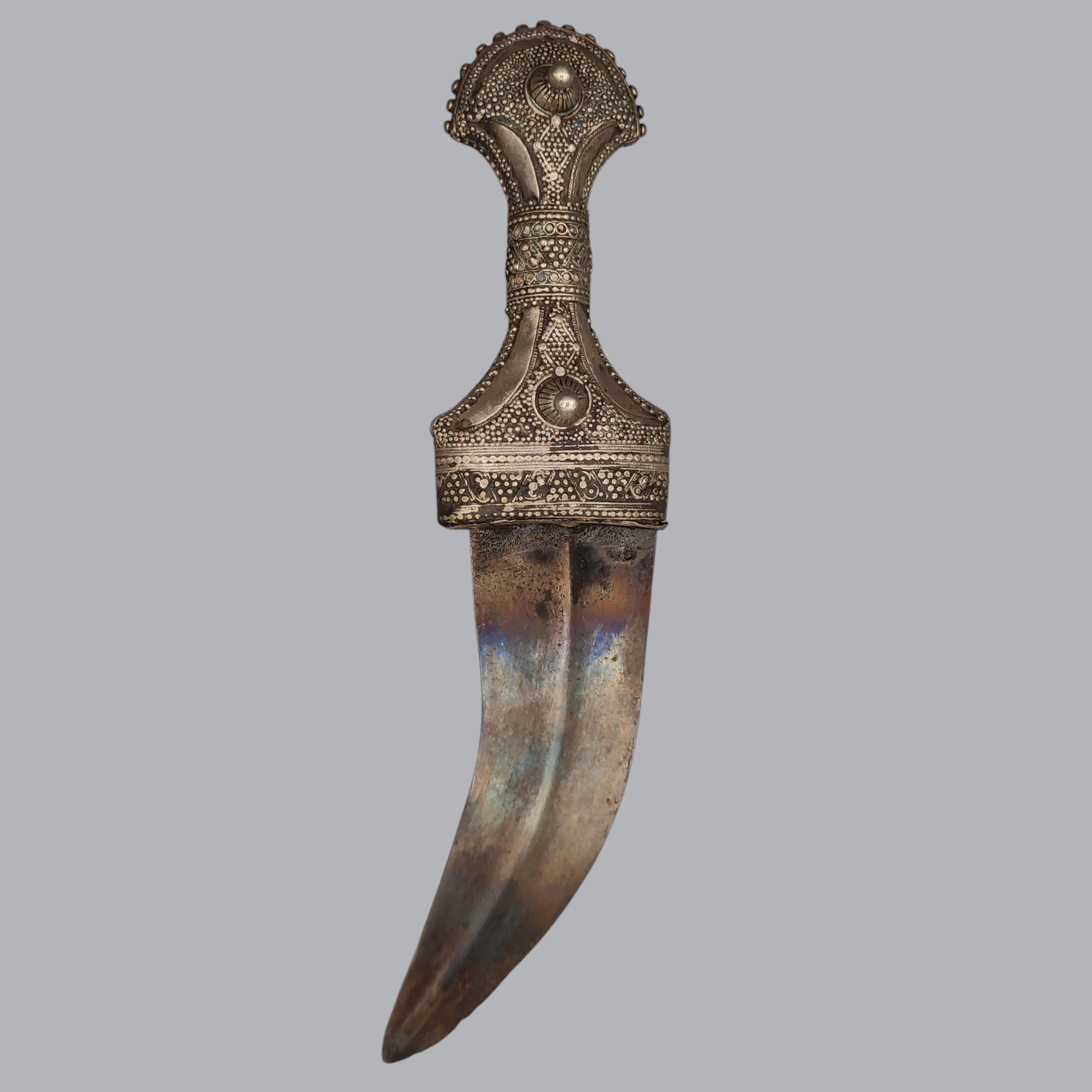SAUDI ARABIAN SILVER-HILTED JAMBIYA DAGGER