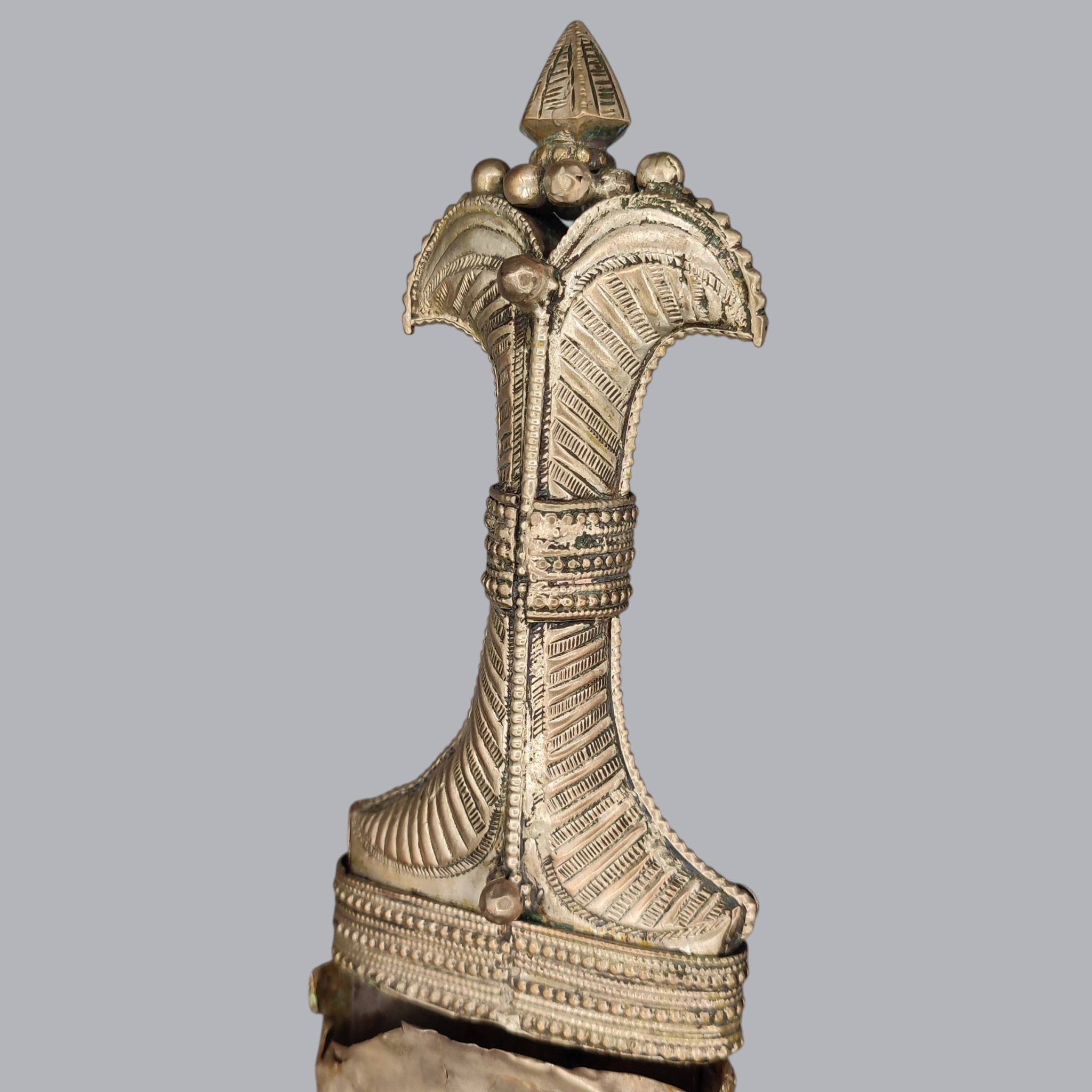 SAUDI ARABIAN SILVER-HILTED JAMBIYA DAGGER